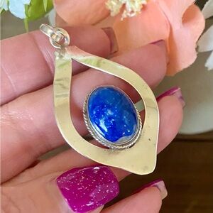 *SOLD* Vtg Sterling Lapis Lazuli Pendant🌻